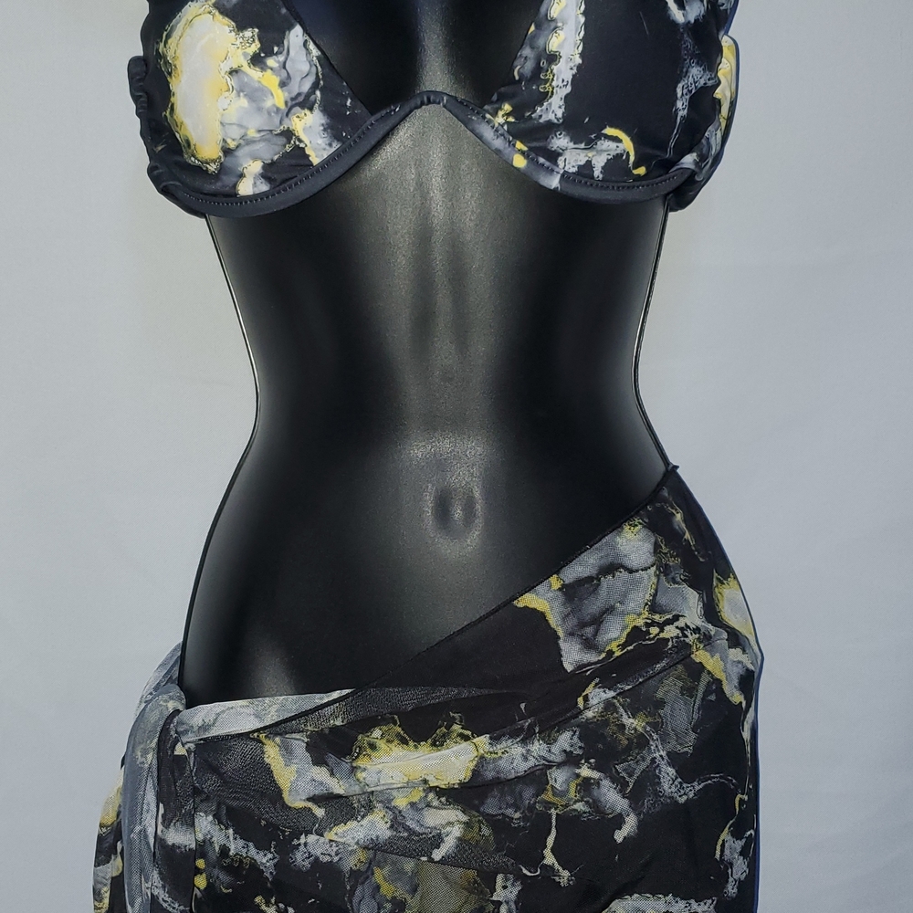 Elegant Black and Yellow Women's Intimate Set